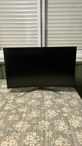 Monitor Gamer AOC Agon 31.5 RGB 165ghz