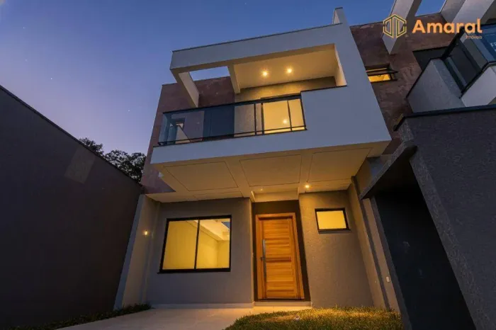 Sobrado com 3 dormitórios à venda, 108 m² por R$ 750.000,00 - Novo Mundo - Curitiba/PR