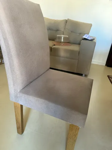 Mesa e cadeiras