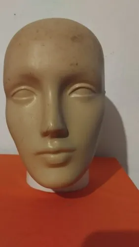 Cabeça de manequim novissima