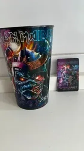IRON MAIDEN COMBO COPO + CARD OFICIAL FUTURE PAST TOUR 2024. NOVO! RARO P/ COLECIONADOR.