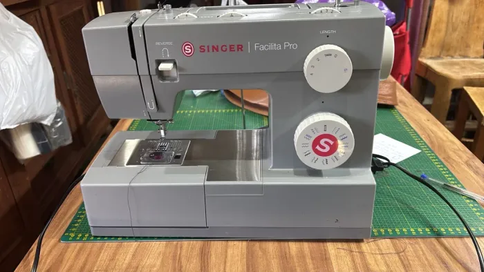 Máquina de costura Facilita Pro 4423 Singer