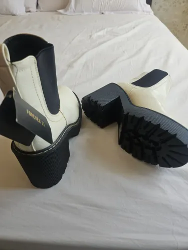 Bota linda Forever nunca usada