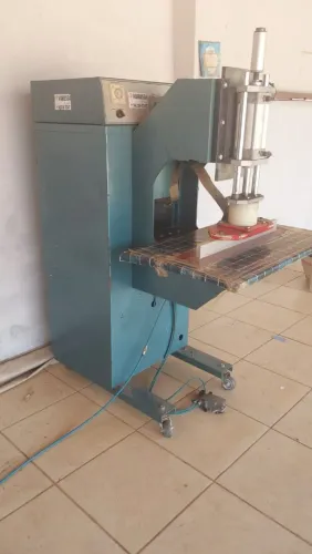 Máquina de Soldar Lona Alta Frequencia .