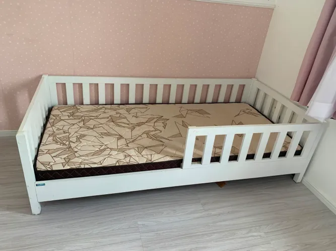 Cama Infantil Montessoriana com colchão