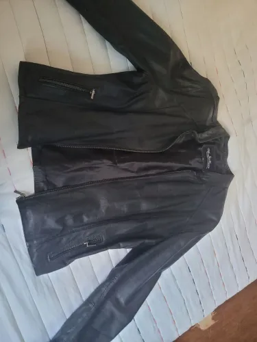 Jaqueta preta de couro