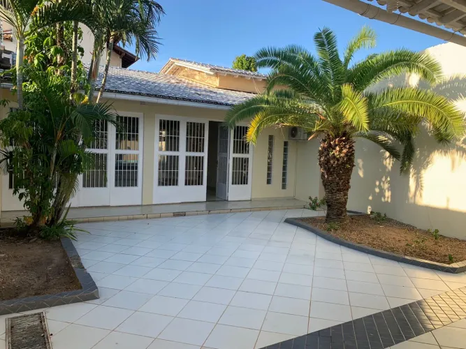 Vendo casa no bairro Pricuma com 3/4
