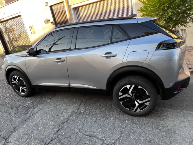 Peugeot 2008 Allure 1.0 Turbo Flex 5P Aut. 2025