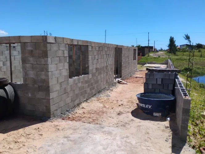 Vendo uma construção casa na praia Taiba