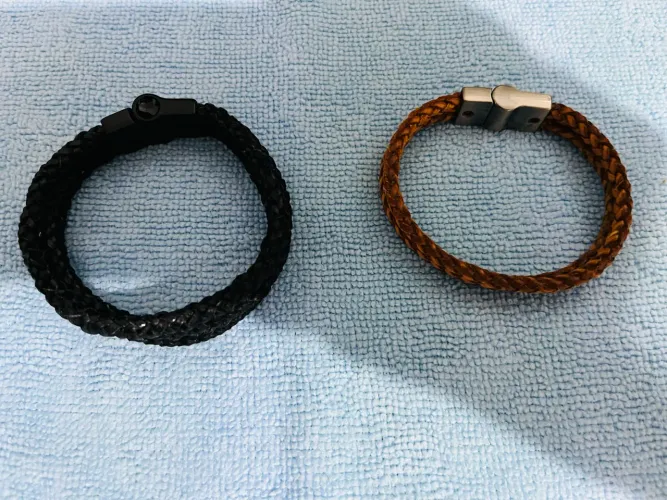 Pulseiras de couro legítimo - Novíssimas