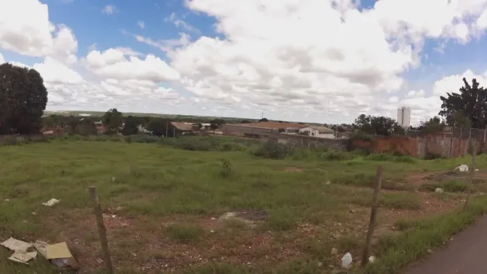 Terreno à venda na avenida Miguel sutil em Cuiabá MT