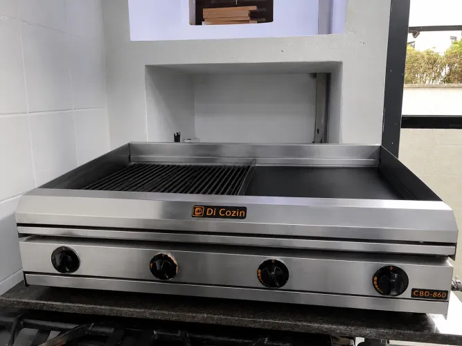 CHAPA BROILER A GÁS COM GRELHA - USO PROFISSIONAL | R$ 2.000