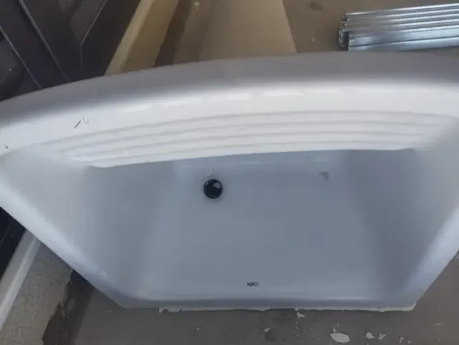 Tanque de louça com a coluna, da marca celite