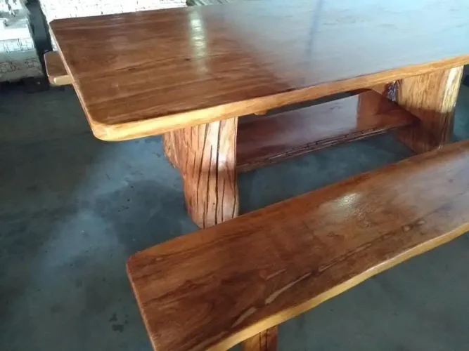 Mesa de madeiras pura 2.30 metros, sem nem detalhe novinha