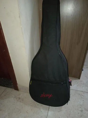 Vendo violão semi novo