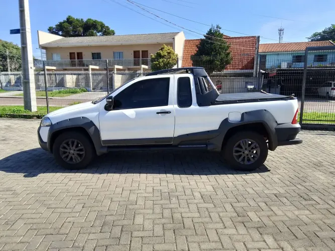 Fiat Strada Adventure 1.8/ 1.8 Locker Flex CE 2013