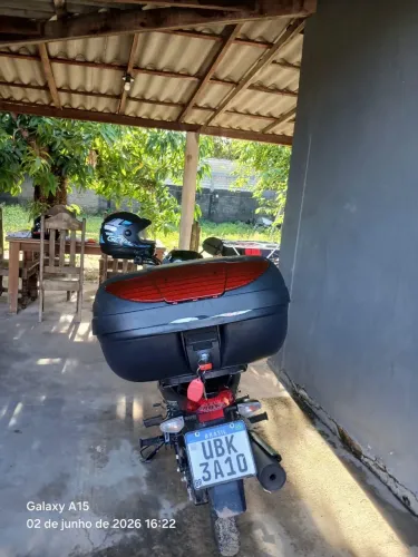 Caixa baulete com suporte para moto