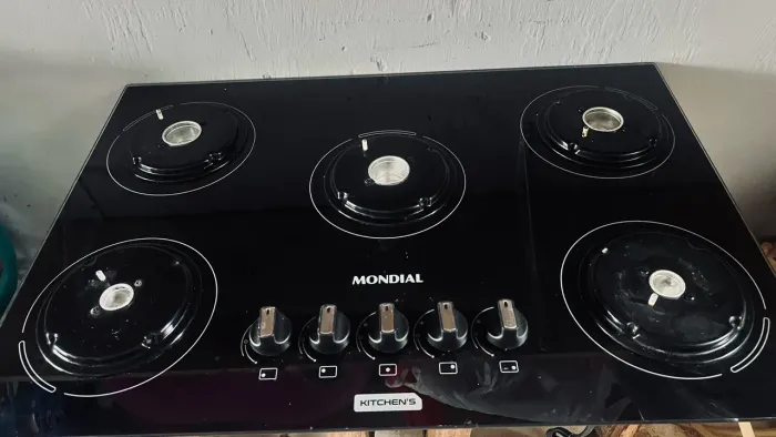 Fogão cooktop 5 bocas , tampo de vidro .