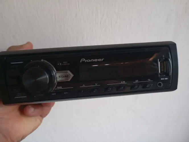 Aparelho de som automotivo 