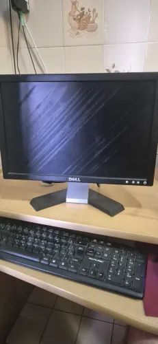 Monitor Dell 18 polegadas 
