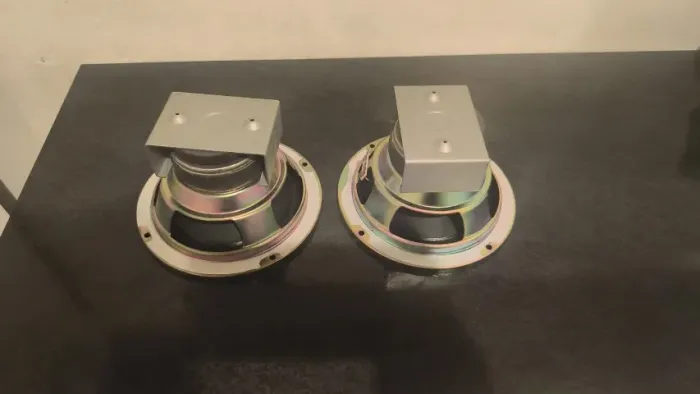 Falantes 6" Aiwa novo.