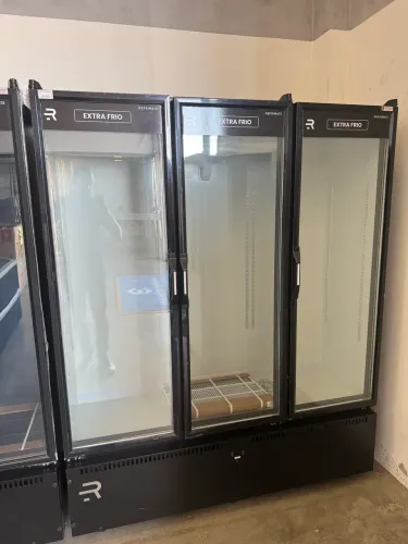 Auto serviço 3 portas extra frio para cervejas e carnes embaladas vácuo 