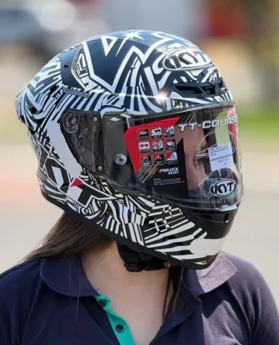 Capacete KYT Espargaro motociclismo