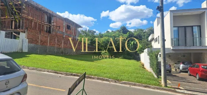 LOTE NO CONDOMÍNIO DO LAGO
