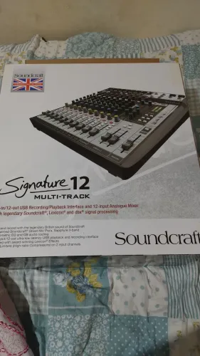 mesa de som soundcrafit signature 12 mtk