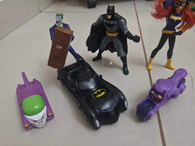 miniaturas action figure Batman - no estado - 100
