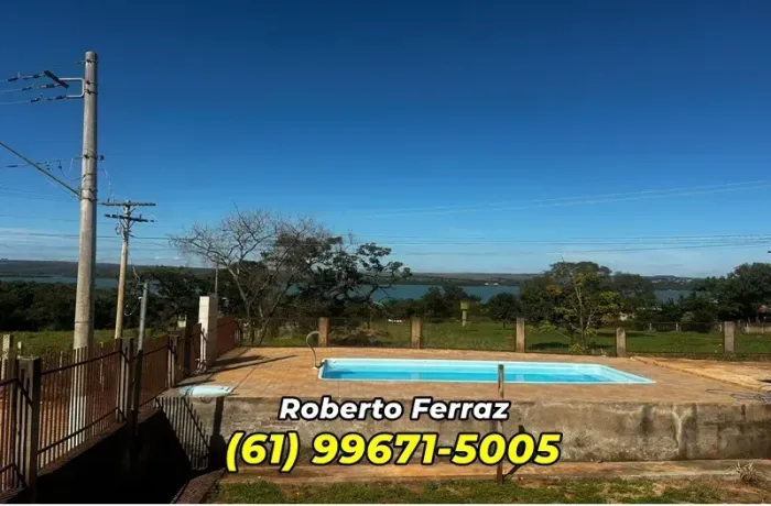 Casa com Piscina, no Condomínio Recanto do Sabiá -