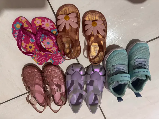 Lotinho de sandália chinelo e tênis 