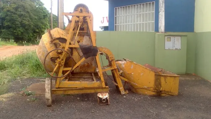 Betoneira Autocarregável 600 litros com motor