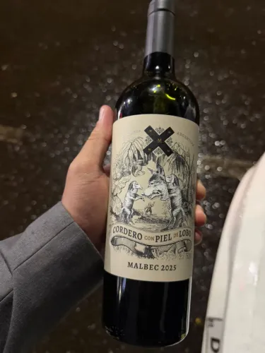 Vinho CORDEIRO con PIEL de LOBO 750ml