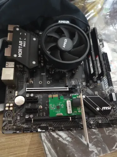 Kit Placa mãe B450M MSI MORTAR MAX, 16GB Memória ram Hyper X e 3200g(defeituoso)