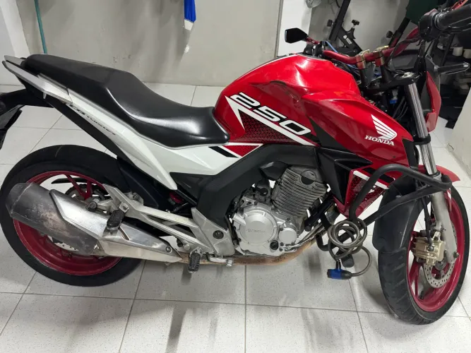 Moto CB twister 250cc