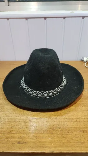Chapéu Gaúcho / Caipira Preto com Bordado Branco - Cordinha Regulável