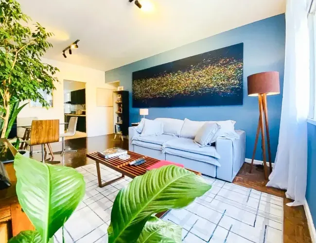 Apartamento Mobiliado à Venda no Itaim Bibi  105m², 3 Quartos (1 Suíte) e 3 Banheiros