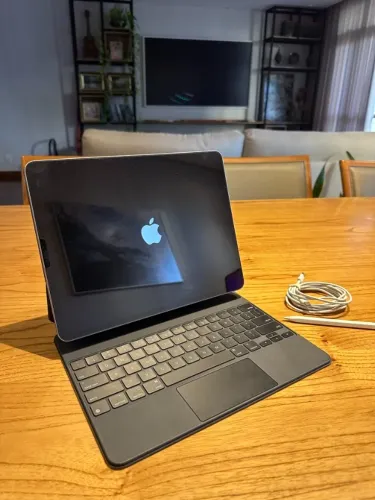 iPad Pro 12,9? M2 (6ª Geração) + Magic Keyboard + Apple Pencil (Originais Apple) Oportuni
