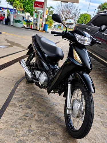 Biz 125 es a venda moto revisada detalhe em estética mais bem conservada pelo ano 