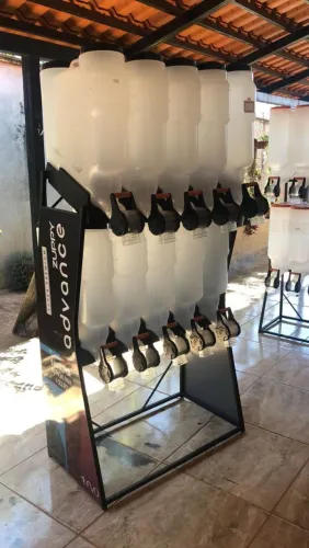 EXPOSITOR DE RAÇÃO PARA PET SHOP