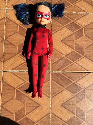 Lady bug e kat noiar miraculos