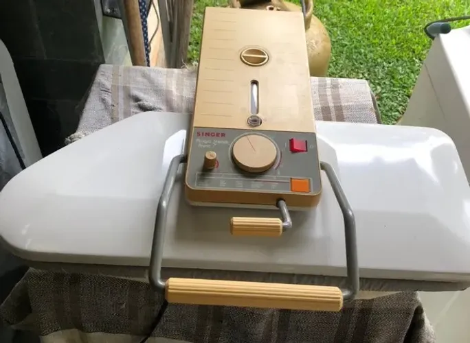 Prancha a vapor Singer Magic Steam Press 7.