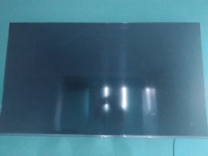 Tv novinha com nota menos de um ano de uso  no precinho pra copa
