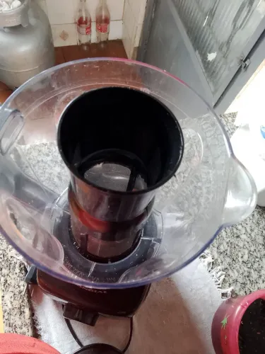 Liquidificador semi novo turbo.
