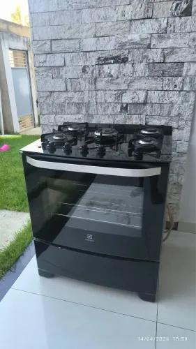 FOGÃO ELECTROLUX 5 BOCAS - MESA DE VIDRO PRETA - ÓTIMO ESTADO
