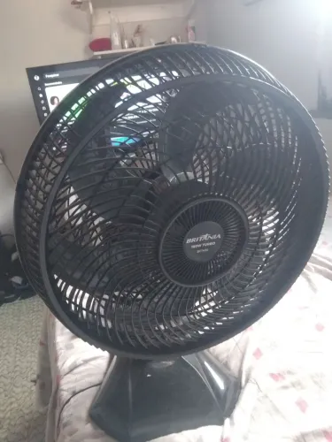Vende-se ventilador Britânia 150w turbo.