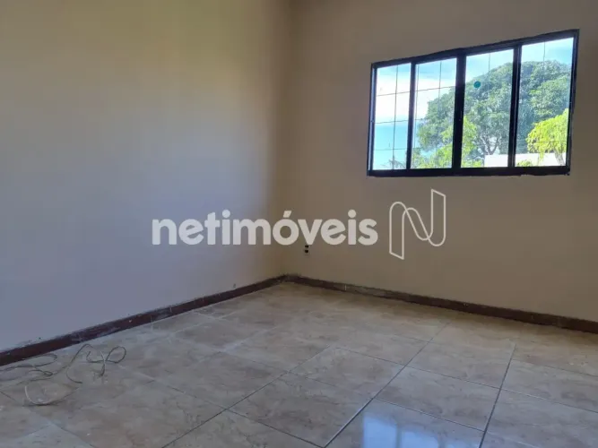 Casa à venda no Paraíso, em Belo Horizonte, com 3 moradias em lote de 360 m²;