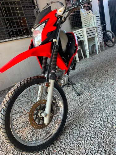 Honda 160 Bros em ótimo estado