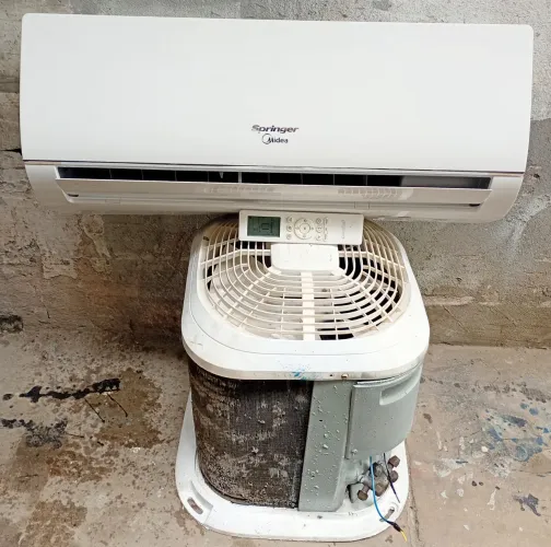 Aparelho de Ar condicionado Seminovo e conservado!